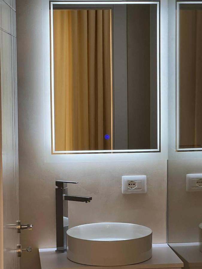 Mare Rooms Vlore Kanine Bagian luar foto