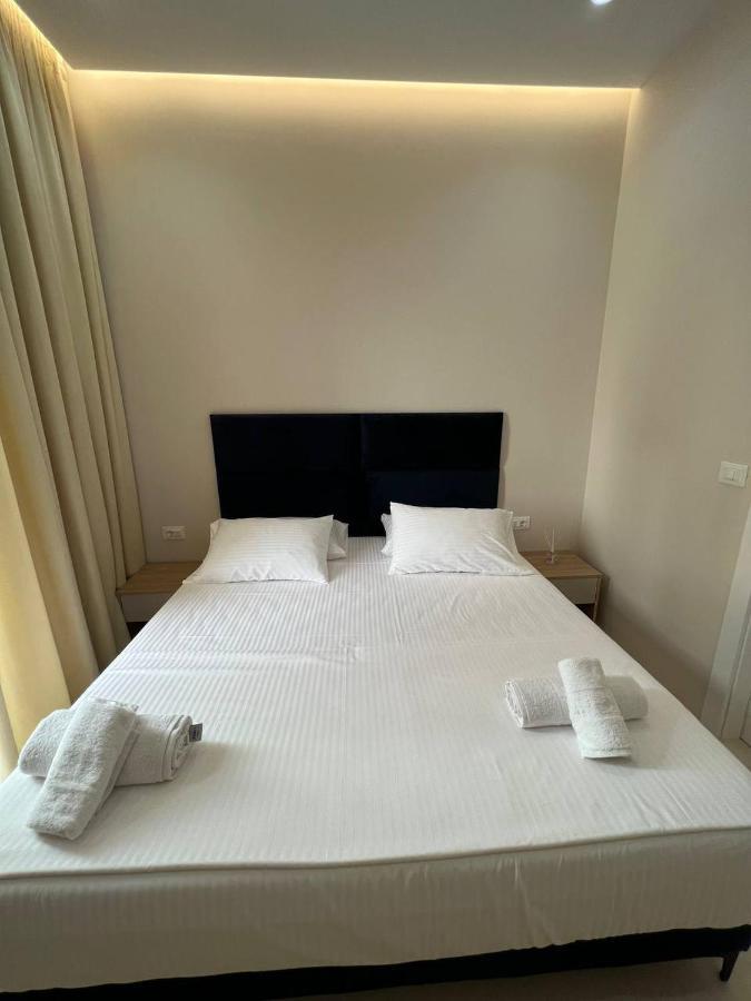 Mare Rooms Vlore Kanine Bagian luar foto