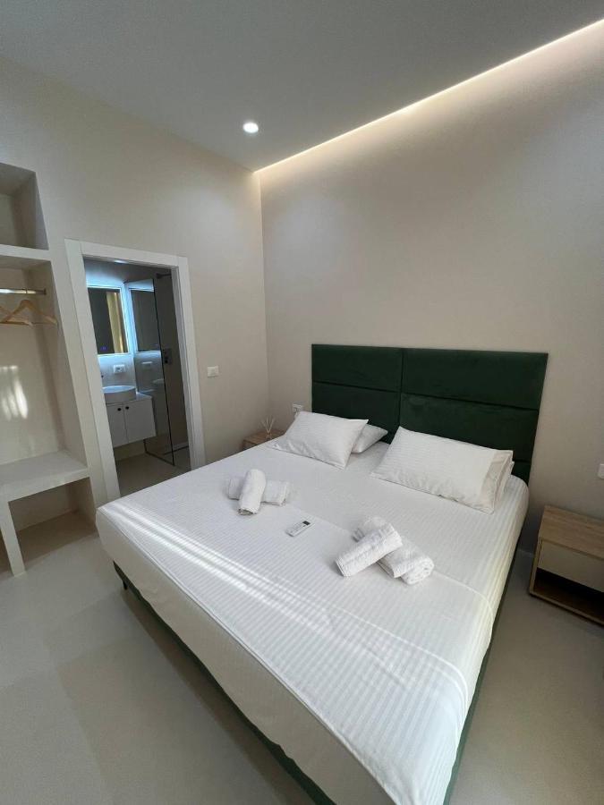 Mare Rooms Vlore Kanine Bagian luar foto